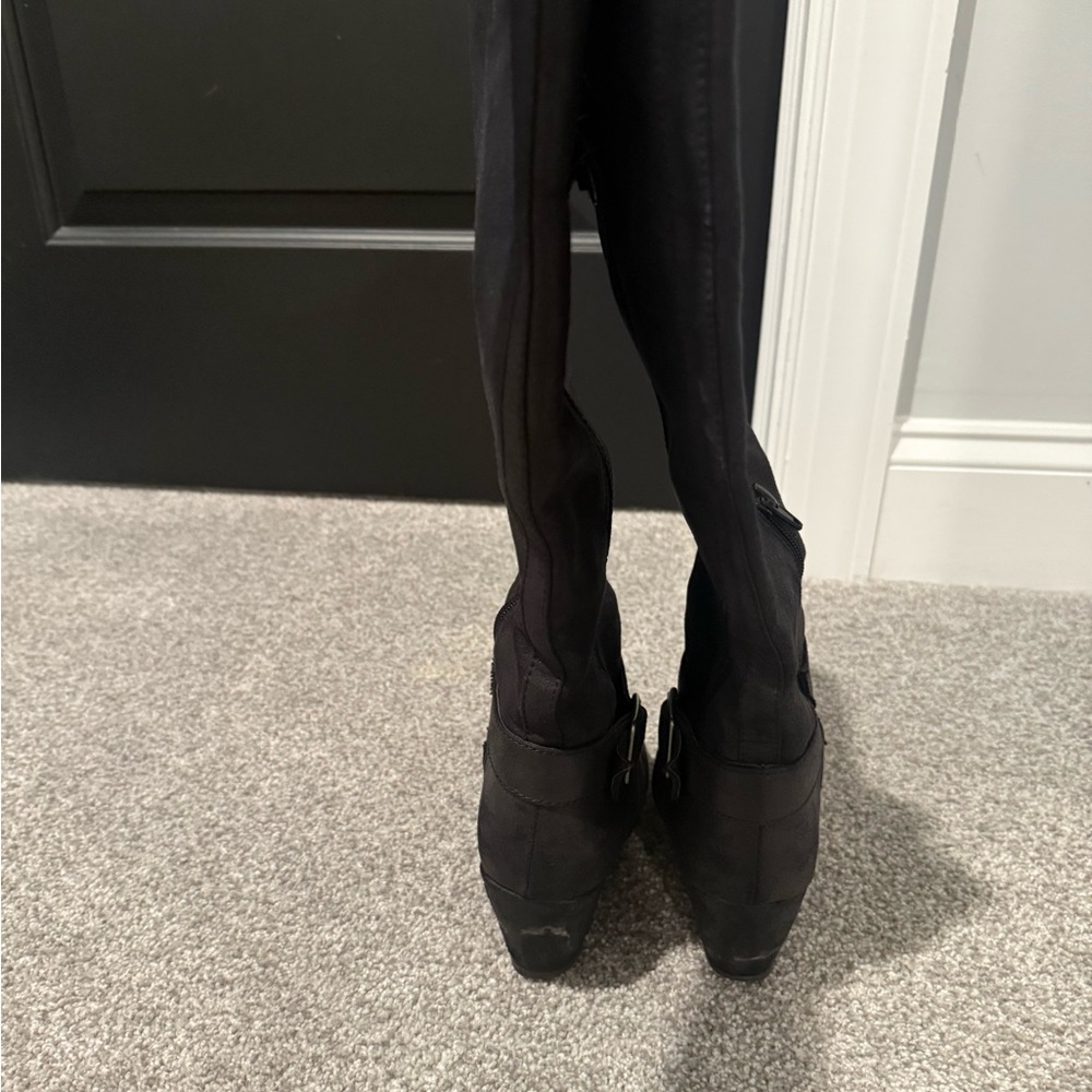 Women’s Steve Madden heel black boots. Definit. Size 8 - Picture 4 of 6